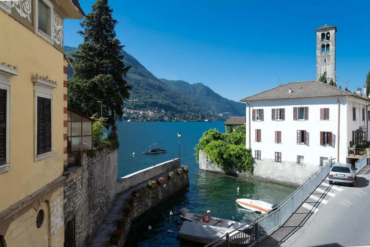 Romantic Pier By Rent All Como Carate Urio Italië